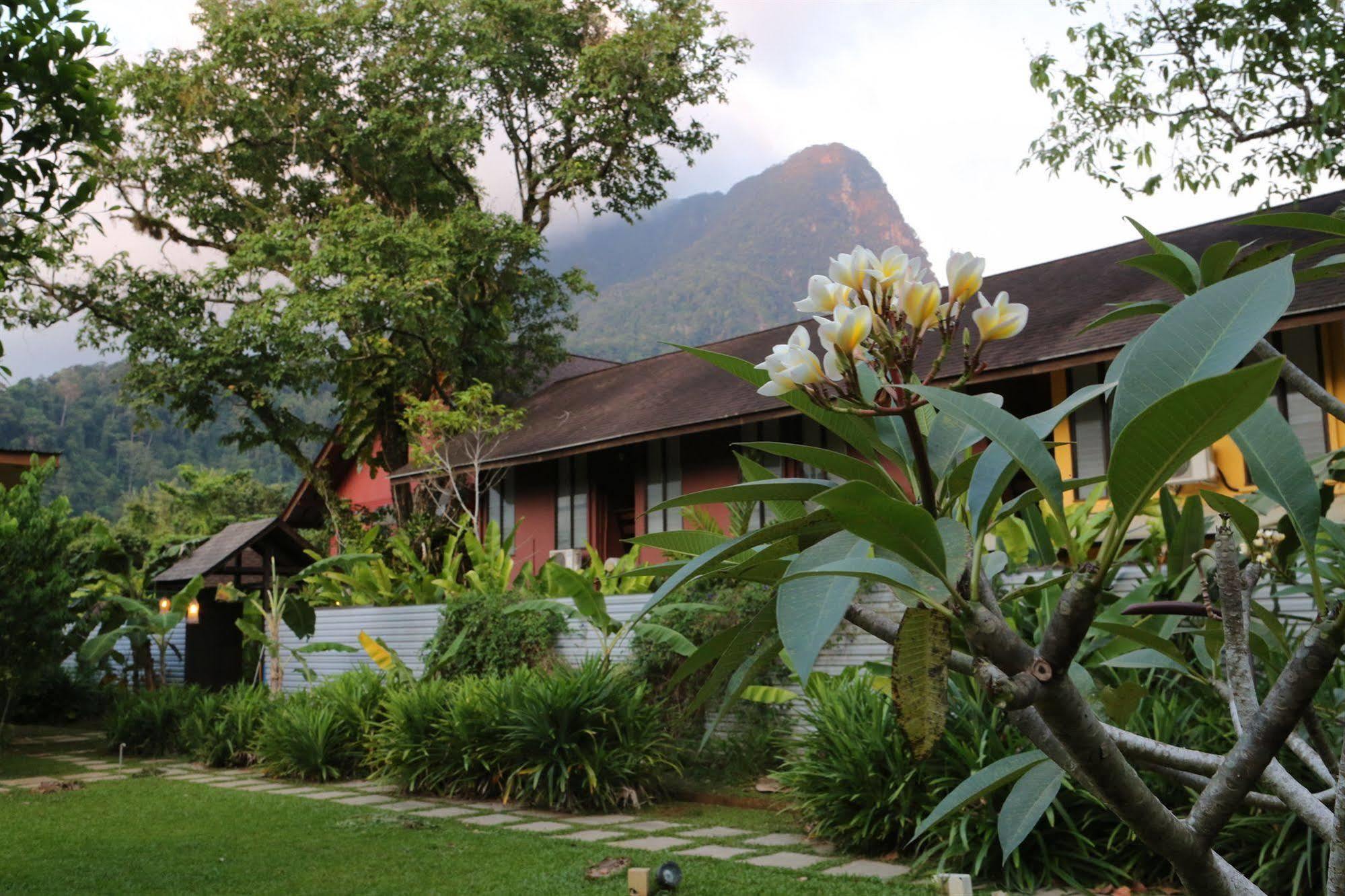 The Village House Santubong Exterior foto